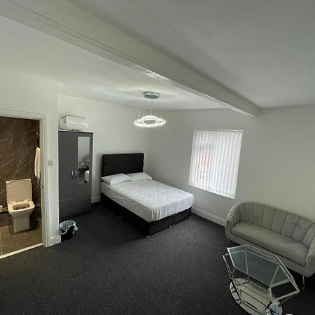 Pc Homes Room C Hyde Bagian luar foto